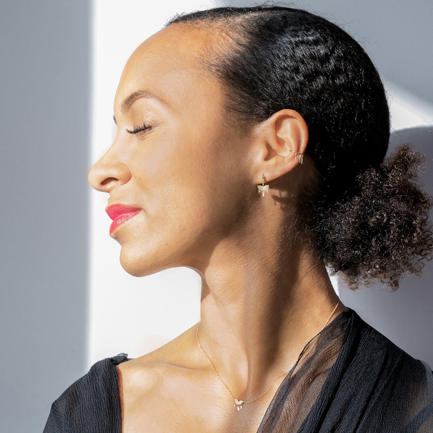 Emerald Curved Earrings With Bars