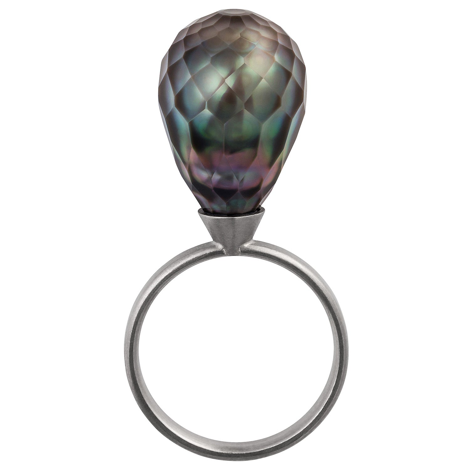 18ct white gold ring with faceted balloon shaped black Tahitian Pearl