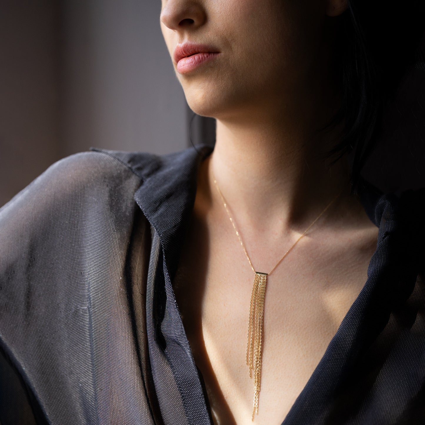 18ct yellow gold fine chain necklace with long sloped fringe