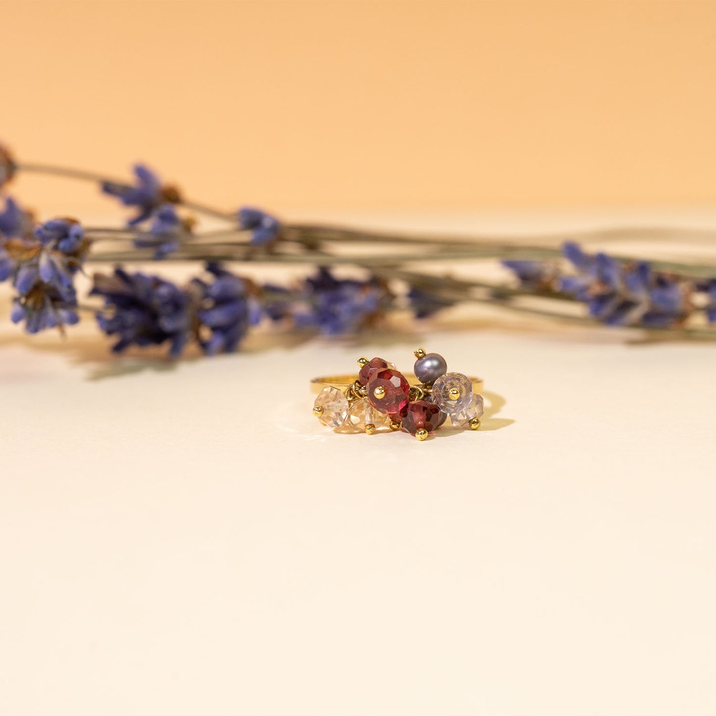 18ct yellow gold Sale Garnet and Topaz Beaded Ring