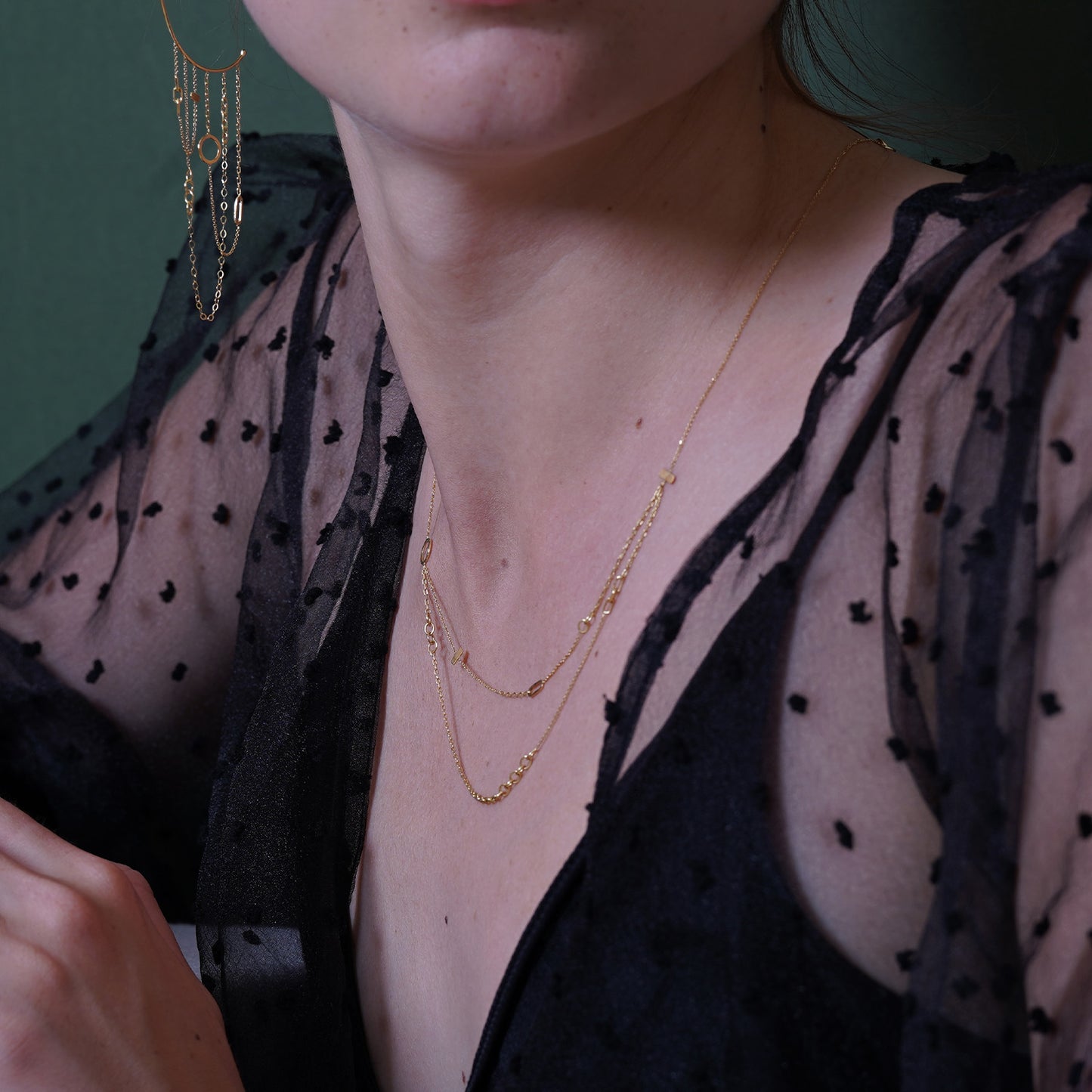 18ct Gold Chains Galore 2 chain necklace on model