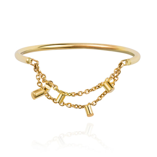 This cute 18 ct yellow gold ring is made with a 1 mm thick band and a section of fine chain sprinkled with a shimmering of gold embellishments. It is part of our Gold Dust Collection.