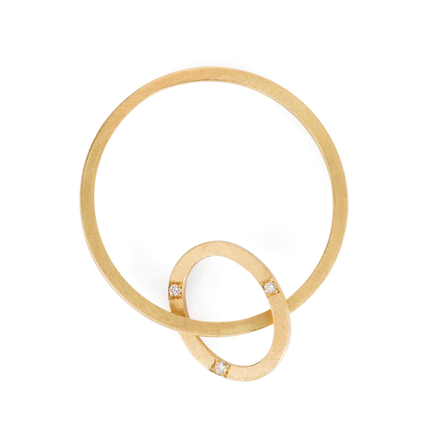 18ct yellow gold brushed square band with brushed oval set with 3 diamonds