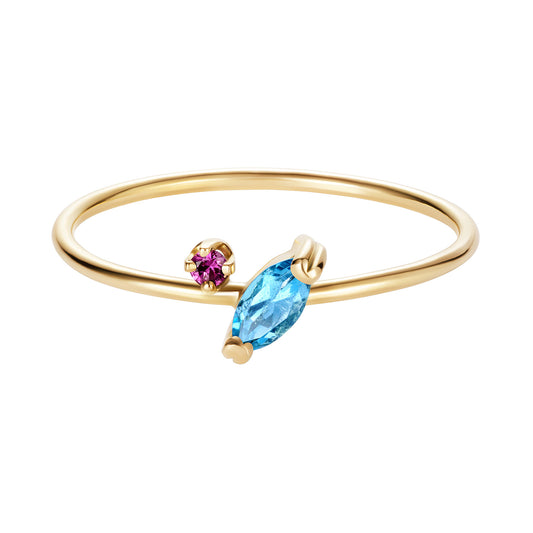 18ct Gold ring with claw set marquise.