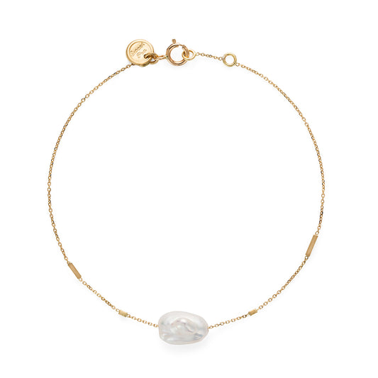 18ct yellow gold fine chain bracelet with small inserted bars and Keshi pearl