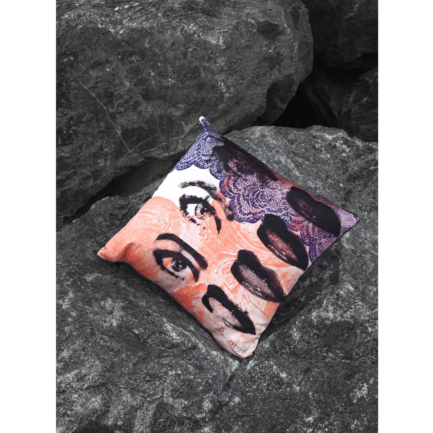 The Godess Collection of hand printed artworks by David Holah have been digitally replicated onto 100% silk cushion covers. 