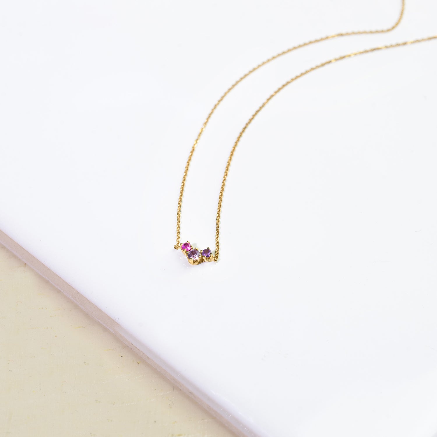Sweet Pea 18ct yellow gold sakura pink sapphire necklace 