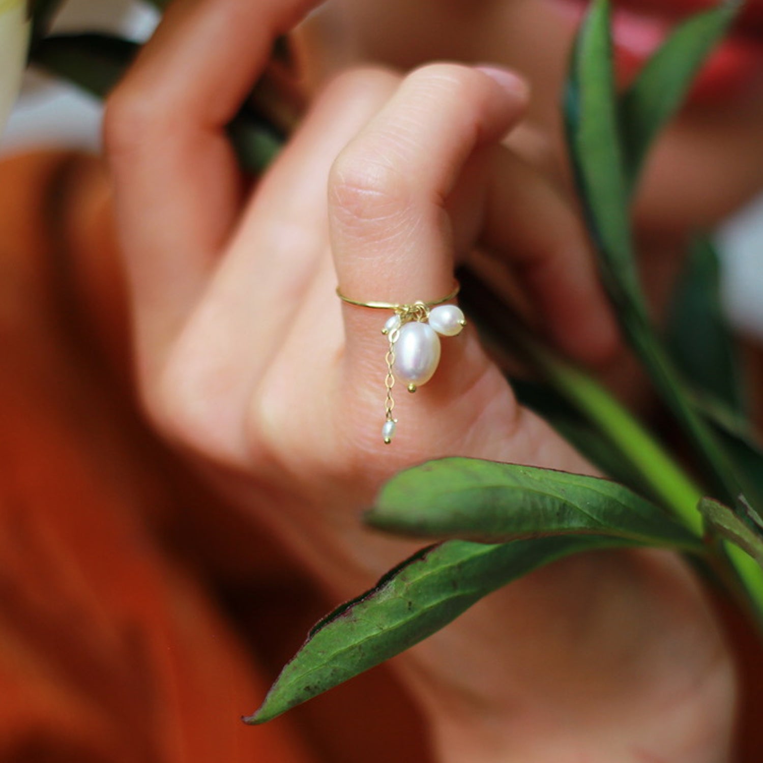 DAINTY 3 WHITE DIAMONDS RING – LUMO