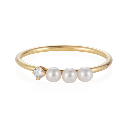 Diamond and Three Pearl Ring 18ct yellow gold ring with 3 pearls and diamond