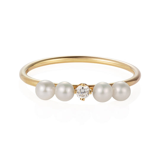 Diamond and Four Pearl Ring 18ct yellow gold ring with 4 pearls and a diamond 
